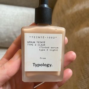 Typology tinted serum type 2 light